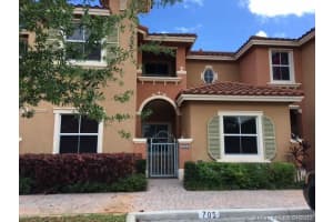 5823 Siena Ln, Hollywood, FL 33021, Sold 06/16/17