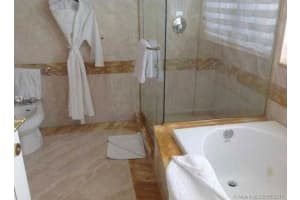 101 Ocean Dr, Miami Beach, FL 33139, Sold 06/29/17