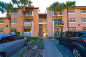 7220 NW 179th St, Hialeah, FL 33015, Sold 07/27/17