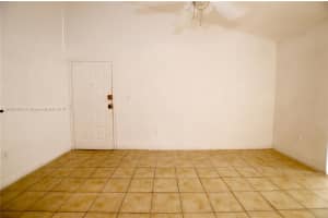 7220 NW 179th St, Hialeah, FL 33015, Sold 07/27/17