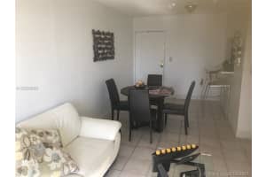 8075 NW 7th St, Miami, FL 33126, Sold 07/31/17
