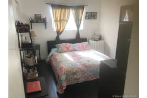 8075 NW 7th St, Miami, FL 33126, Sold 07/31/17