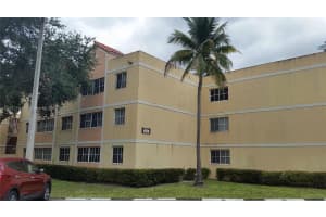6115 NW 186th St, Hialeah, FL 33015, Sold 03/29/18