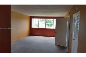 6115 NW 186th St, Hialeah, FL 33015, Sold 03/29/18