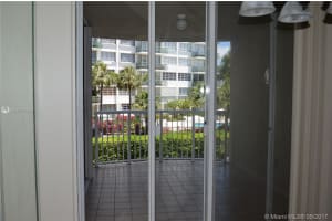 1420 Brickell Bay Dr #205c, Miami, FL 33131, Sold 07/25/17