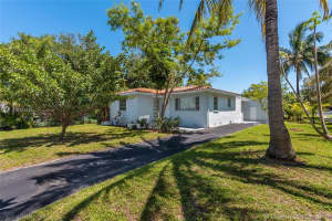 529 NW 8th St, Dania Beach, FL 33004, Sold 08/16/17