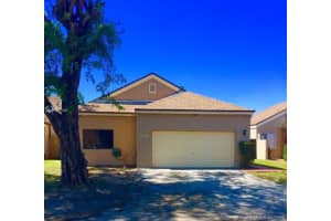 8122 NW 187th Terrace, Hialeah, FL 33015, Sold 08/04/17