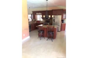 8122 NW 187th Terrace, Hialeah, FL 33015, Sold 08/04/17