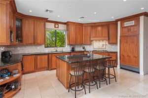 250 S Island Rd, Golden Beach, FL 33160, Sold 07/31/17