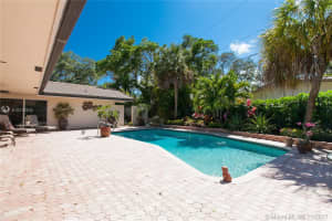 20040 NE 23rd Ave, Miami, FL 33180, Sold 01/12/18