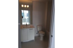 151 SE 1st St, Miami, FL 33131, Sold 04/13/22