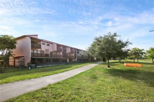 545 W Park Dr, Miami, FL 33172, Sold 06/30/17