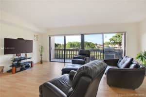 545 W Park Dr, Miami, FL 33172, Sold 06/30/17