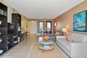 400 Leslie Dr, Hallandale Beach, FL 33009, Sold 10/19/17