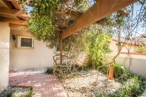 11367 SW 86th Ln, Miami, FL 33173, Sold 07/13/17