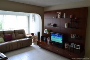 9170 Fontainebleau Blvd, Miami, FL 33172, Sold 09/25/17