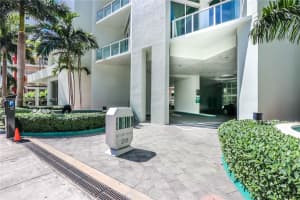 218 SE 14th Terrace #200, Miami, FL 33131, Sold 10/04/17