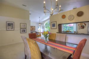 832 Garnet Cir, Weston, FL 33326, Sold 09/29/17