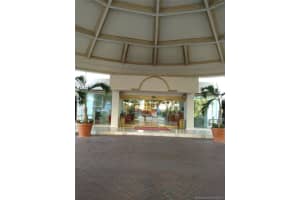 1450 Brickell Bay Dr, Miami, FL 33131, Sold 08/03/17