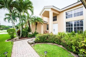 2903 E Abiaca Cir, Davie, FL 33328, Sold 04/04/18