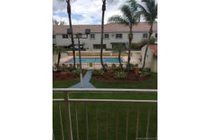 8425 NW 8th St, Miami, FL 33126, Sold 10/31/17