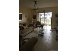 8425 NW 8th St, Miami, FL 33126, Sold 10/31/17