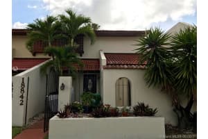 18842 NW 65th Ct, Hialeah, FL 33015, Sold 07/24/17