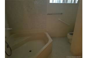 511 Ives Dairy Rd, Miami, FL 33179, Sold 12/15/17