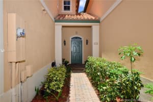 8376 NW 144th St, Hialeah, FL 33016, Sold 07/31/17