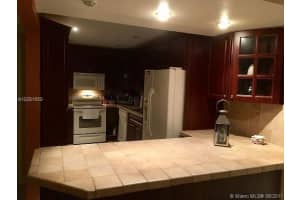 9437 SW 76th St APT V25, Miami, FL 33173, Sold 09/18/17