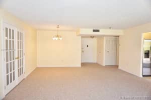 665 NE 195th St, Miami, FL 33179, Sold 10/20/17