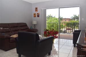 5201 NW 7th St, Miami, FL 33126, Sold 10/23/17