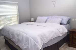 5201 NW 7th St, Miami, FL 33126, Sold 10/23/17