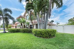 11501 SW 9th Ct, Pembroke Pines, FL 33025, Sold 07/18/17