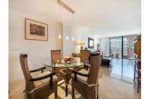1450 Brickell Bay Dr, Miami, FL 33131, Sold 12/19/17