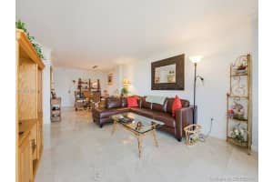 1450 Brickell Bay Dr, Miami, FL 33131, Sold 12/19/17
