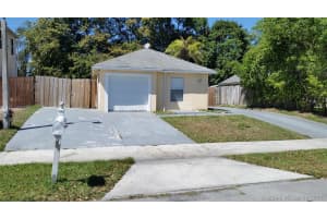 746 SW 7th Terrace, Homestead, FL 33034, Sold 06/30/17