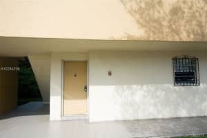 8897 Fontainebleau Blvd, Miami, FL 33172, Sold 09/22/17