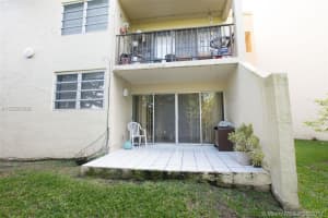 8897 Fontainebleau Blvd, Miami, FL 33172, Sold 09/22/17