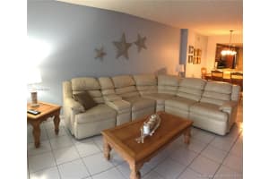 2625 Collins Ave, Miami, FL 33140, Sold 08/28/17