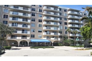 1455 N Treasure Dr #3e, North Bay Village, FL 33141, Sold 09/22/17