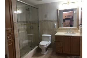 465 Ocean Dr, Miami Beach, FL 33139, Sold 10/26/17