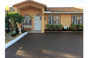 7669 NW 180th Terrace, Hialeah, FL 33015, Sold 09/29/17