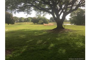 371 W Park Dr, Miami, FL 33172, Sold 08/08/17