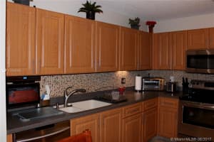 9081 Vineyard Lake Dr 07 BLDG, Plantation, FL 33324, Sold 07/06/17