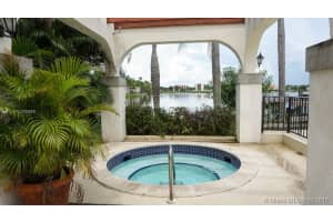 325 Ives Dairy Rd APT 11, Miami, FL 33179, Sold 08/31/17