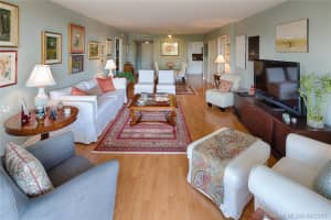 9660 W Bay Harbor Dr, Bay Harbor Islands, FL 33154, Sold 08/15/17