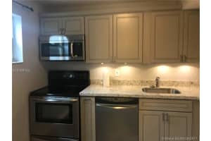 4235 N University Dr, Sunrise, FL 33351, Sold 11/02/17