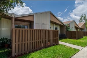 564 Woodgate Cir, Sunrise, FL 33326, Sold 09/21/17