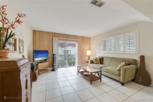 6703 N Kendall Dr, Pinecrest, FL 33156, Sold 11/17/17